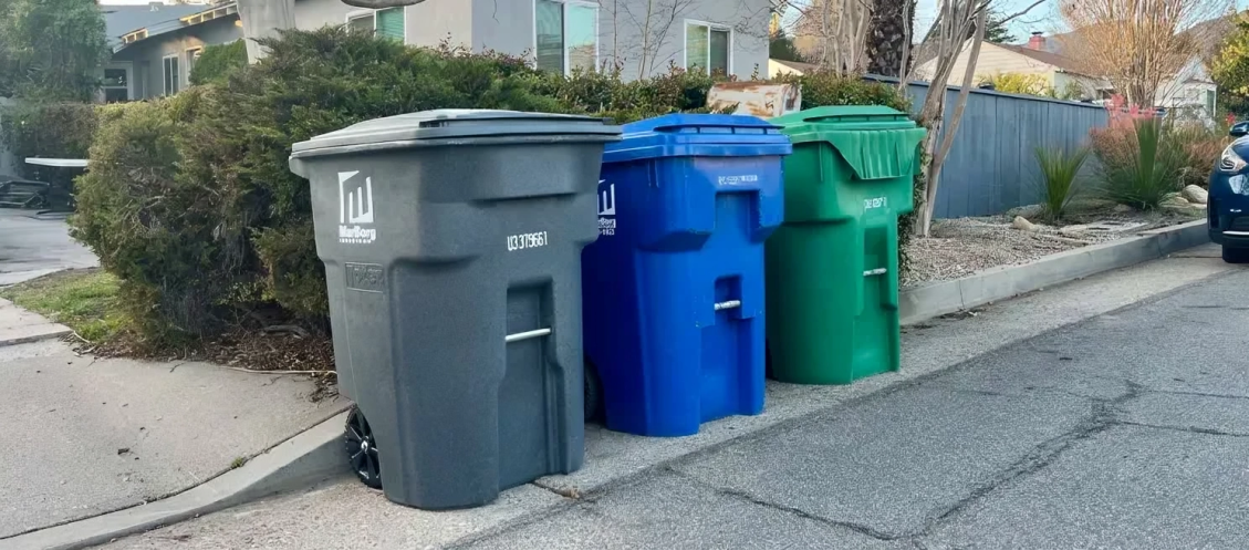 Trash Cans.jpg (1)